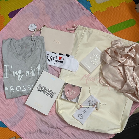 Miss to Mrs. Bridal Accessories - Picture 2 of 13